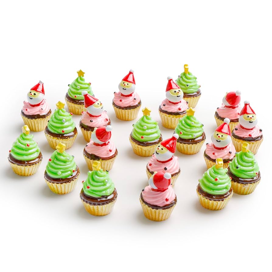 Myaa Sweets様　バッグチャーム　クリスマスツリー　カップケーキ Q-pot.新作“クリスマスツリーカップケーキ”ネックレス